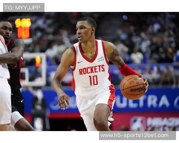 小贾巴里专注身体训练坚信团队合作与成长的重要性